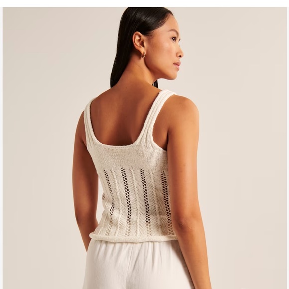 NWT Abercombie skimming v-neck crochet top - Picture 5 of 9